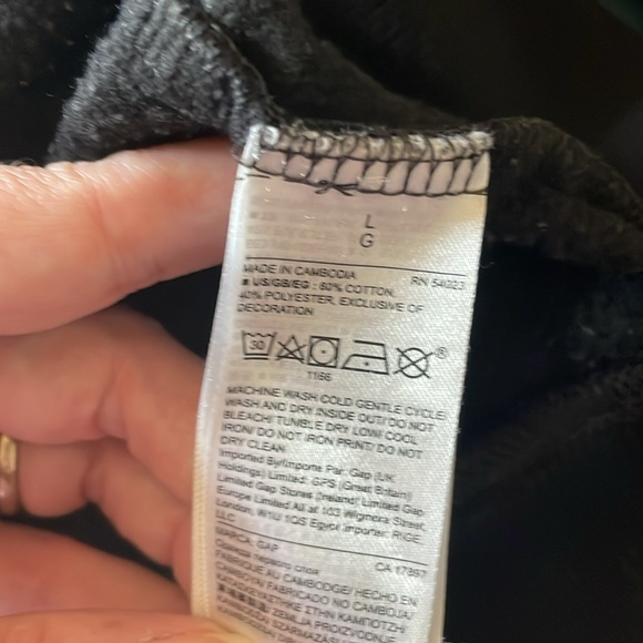 Gap logo crew sweatshirt black with silver glitter logo, size large, guc - Picture 6 of 12